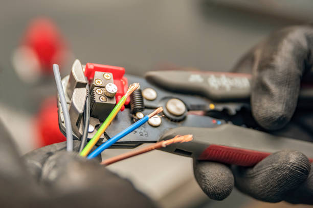 Best Licensed Electrician  in Bay City, MI